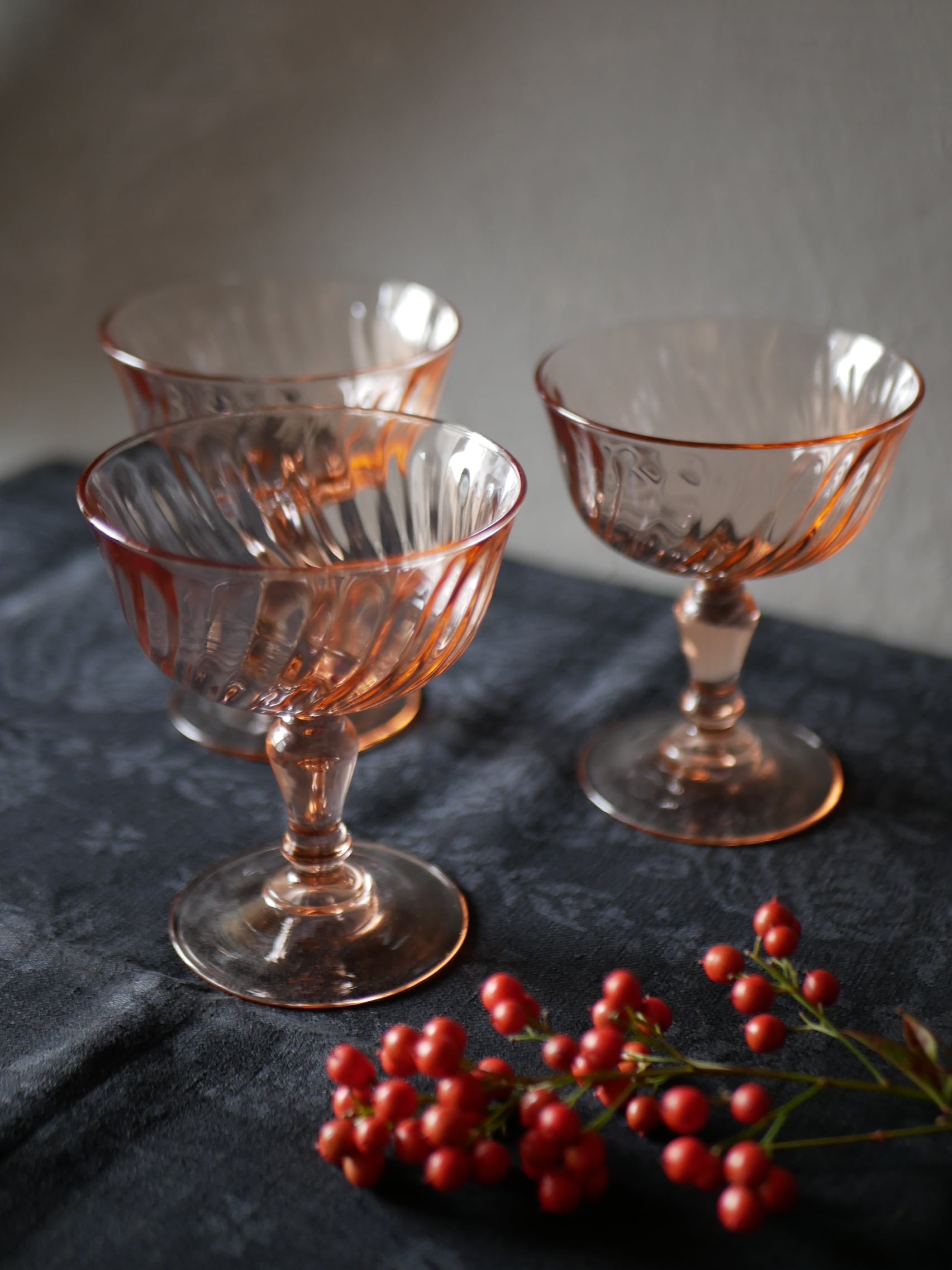 ピンクのシャンパングラス フランスヴィンテージ ヴィンテージグラス