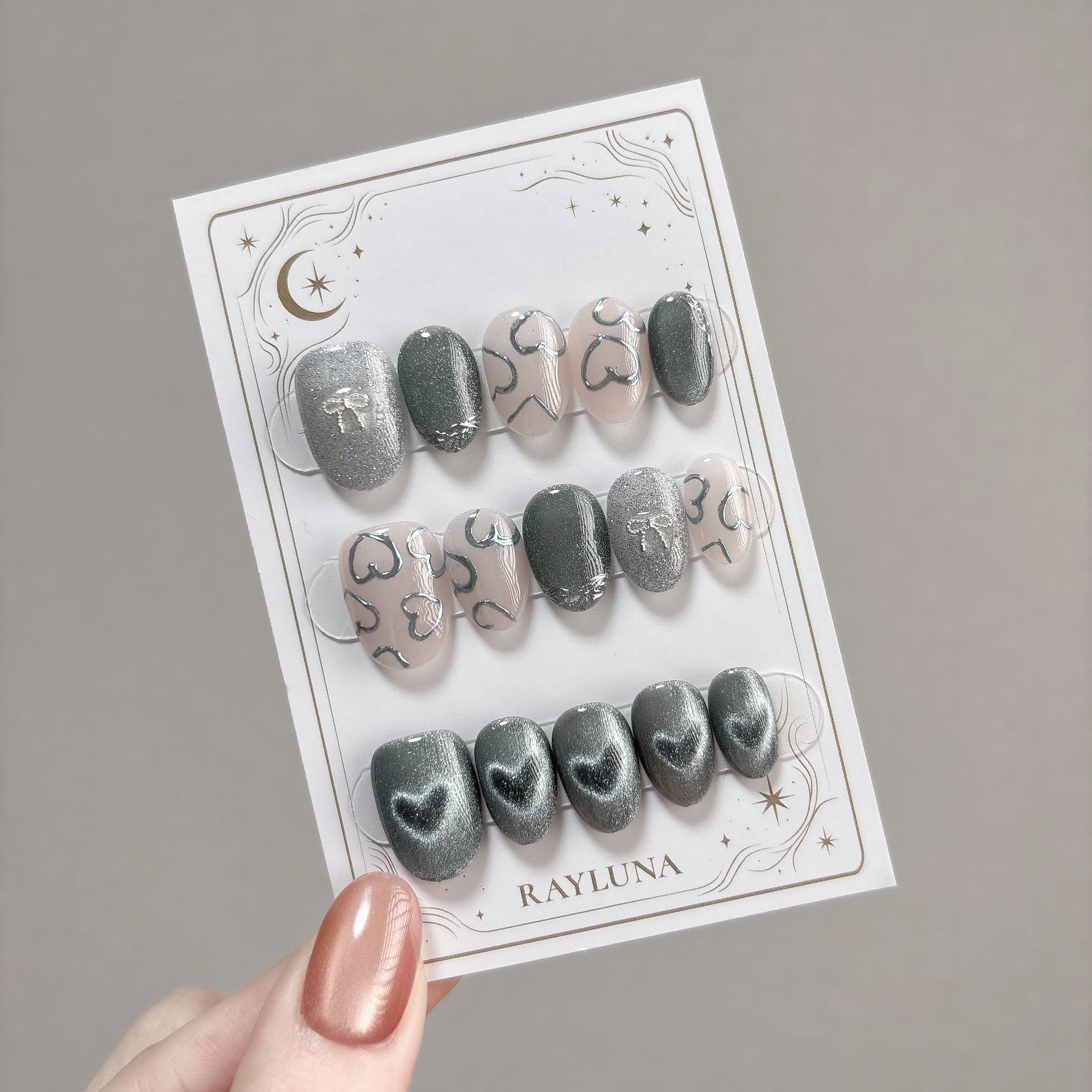 【#719】繰り返し使える【プレミアム】ネイルチップ15枚セット/グリーン ハートマグ/ショート アーモンド/XY279