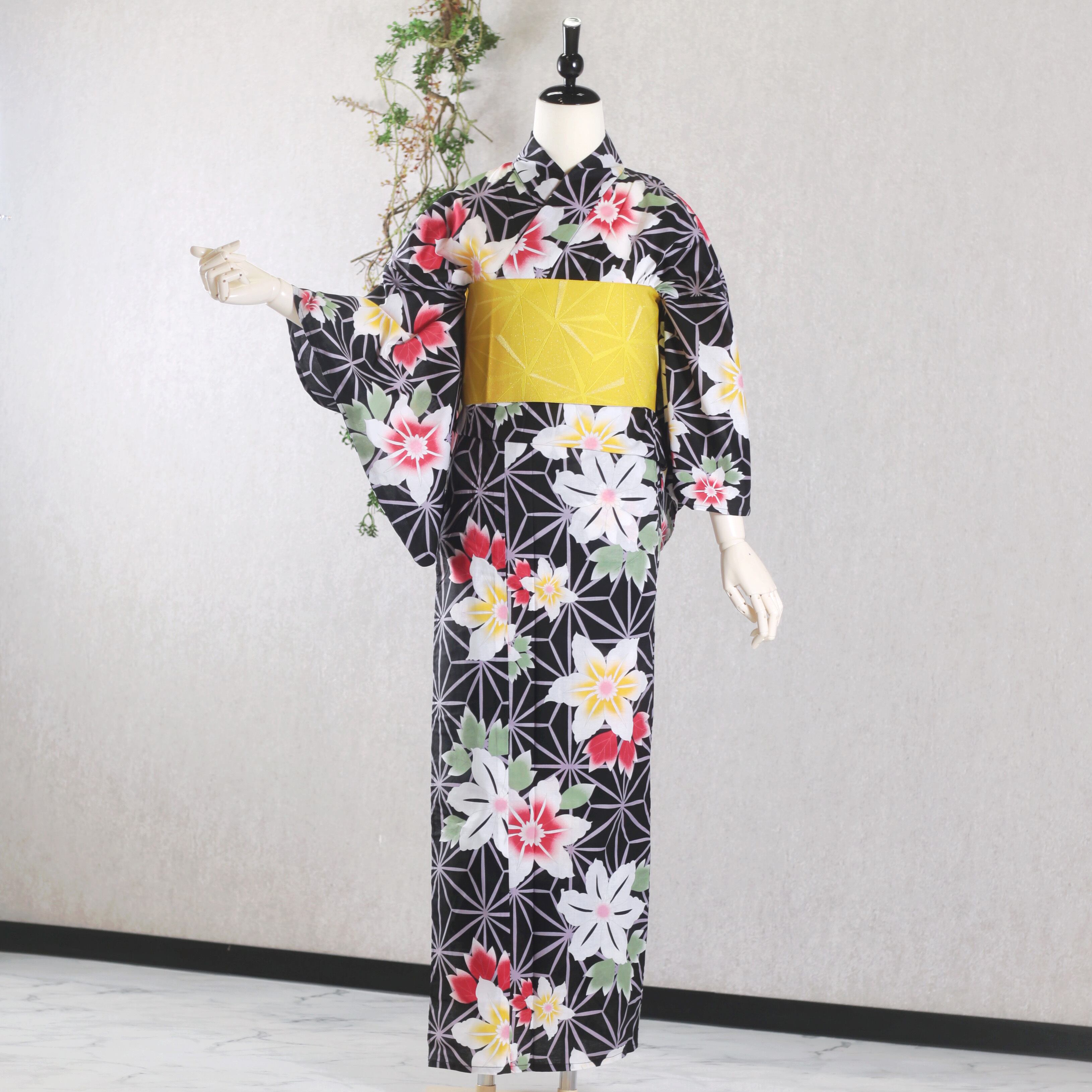 浴衣 2点セット 浴衣セット 黒 鉄線 麻の葉 レトロ 半幅帯 フリーサイズ 新品 未使用 ゆかた yukata 浴衣 レディース YKN-10-3 浴衣 2点セット 浴衣セット 黒 鉄線 麻の葉 レトロ 半幅帯
