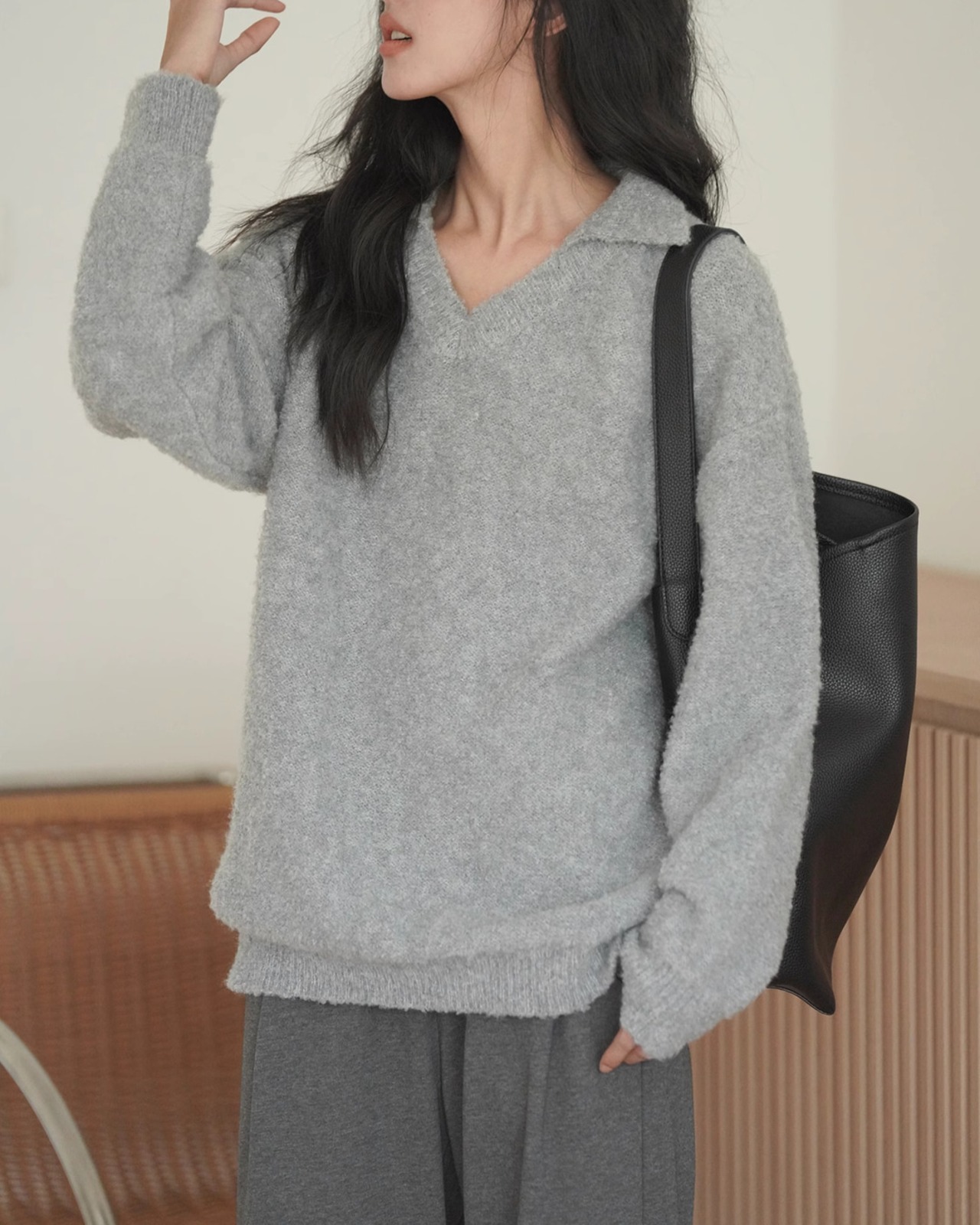 V-neck collar Knit　T20318