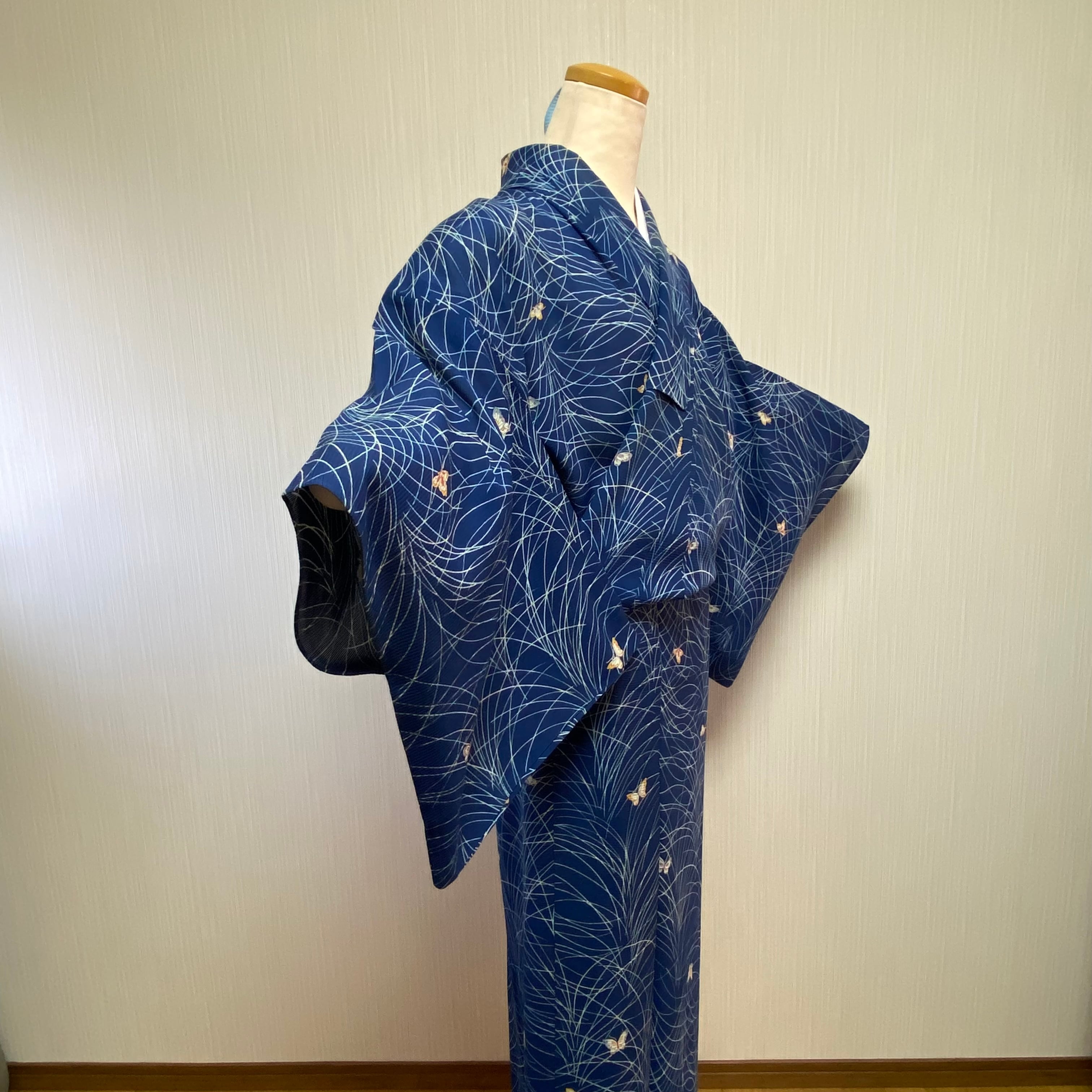 薄物 絽】小紋 単衣 横縞 蝶々 すすき 中縹色 夏着物 清涼感 昭和