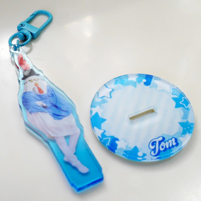 長男トムのアクリルスタンドキーホルダー（8cm）