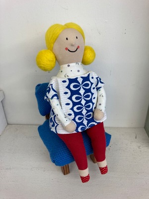 sokko doll   sitting