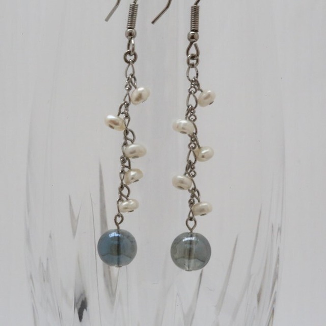 淡水パールとグリーンオーラのチタンピアス(MA79)【インスピレーションの向上・宇宙と繋がる・瞑想】