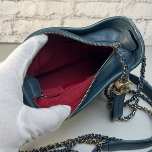 CHANEL シャネル ココマーク スモール ガブリエル レザー ショルダーバッグ ブルー A-10493