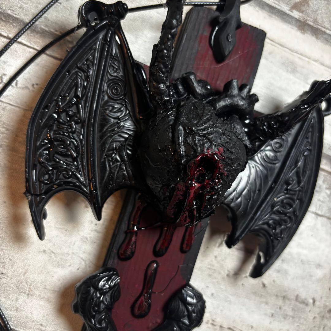 1点限定品】悪魔の心臓 クロスネックレス(レッド) | VIRTU MORE