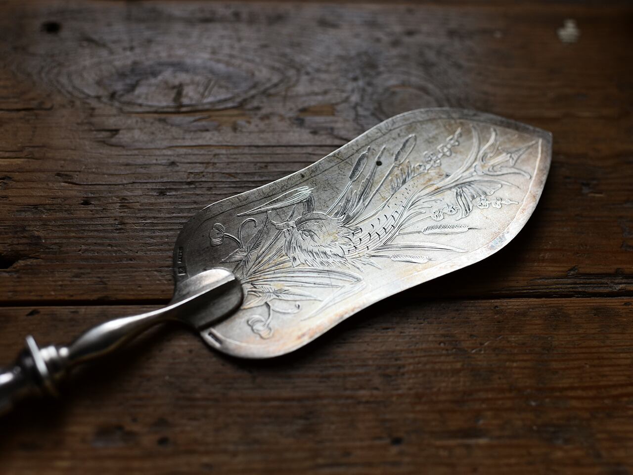 装飾が素敵なケーキサーバー フレンチブロカント