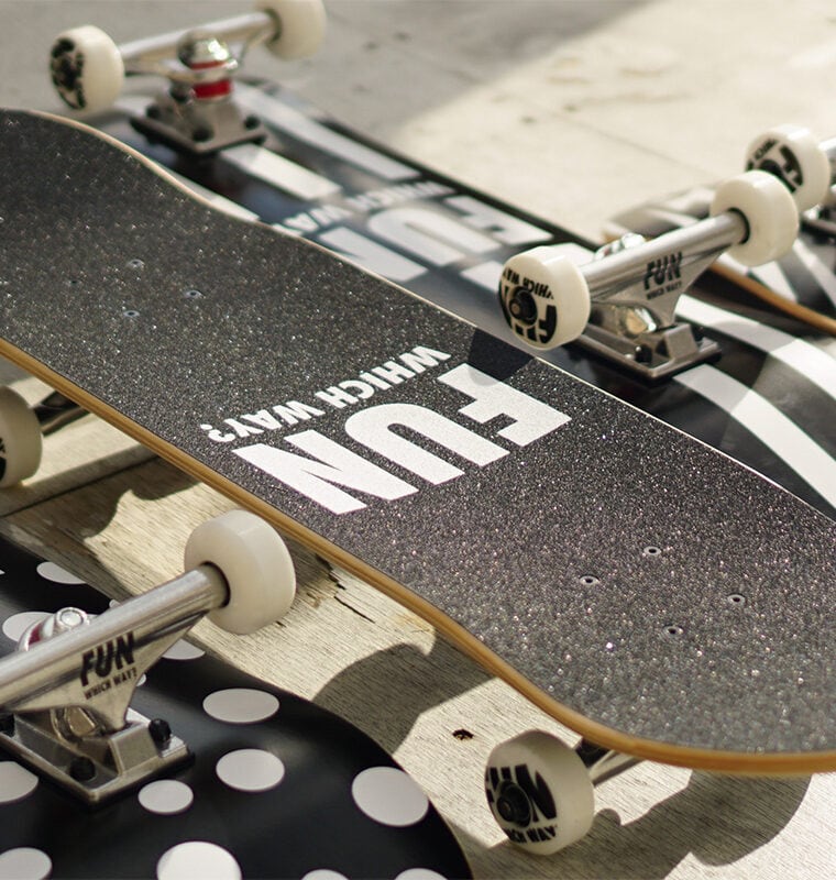 トラビススコット未使用スケボーデッキ・パーツセット