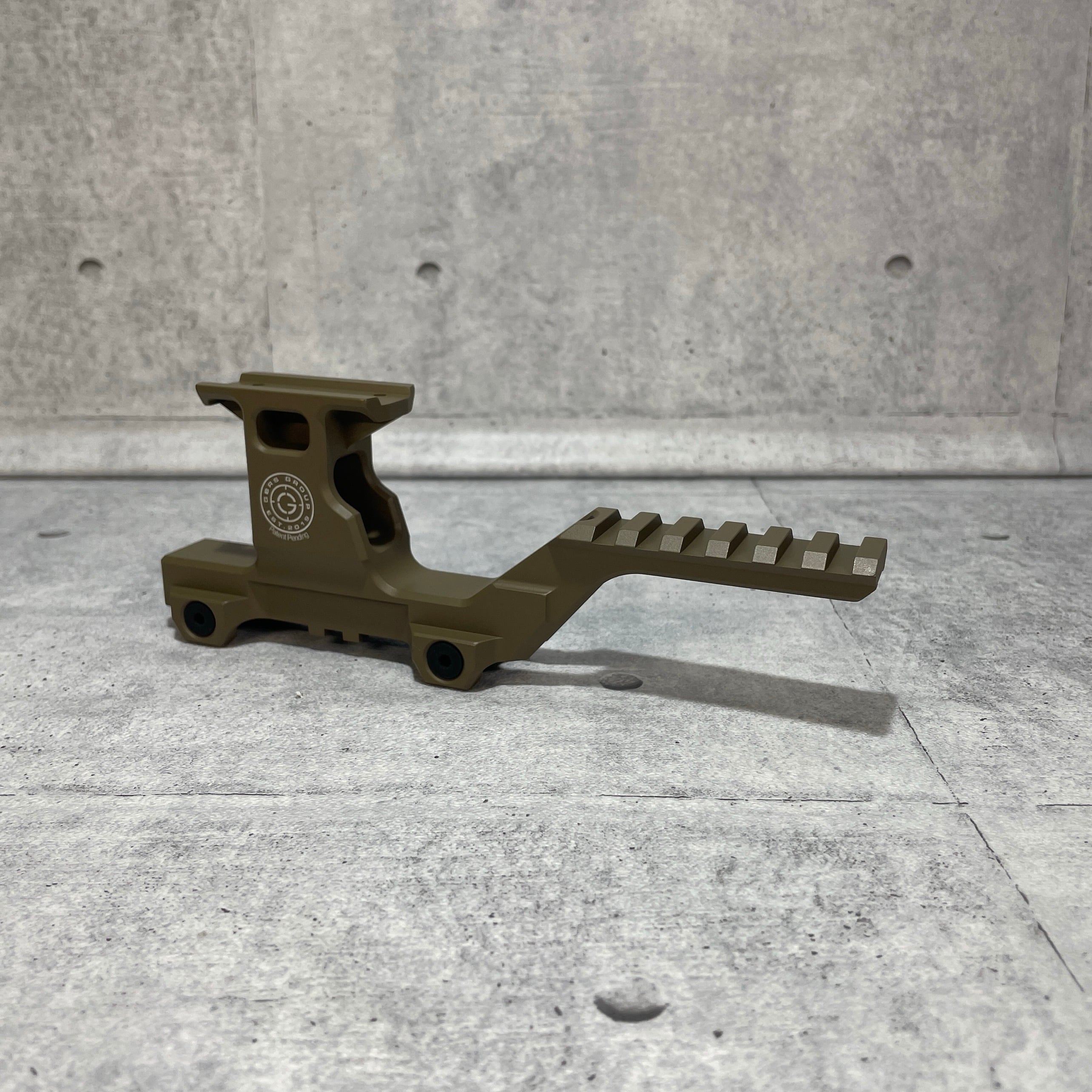 Toxicant Airsoft GBRS Group HYDRAマウント レプリカ DE | GunPlay'sWorks