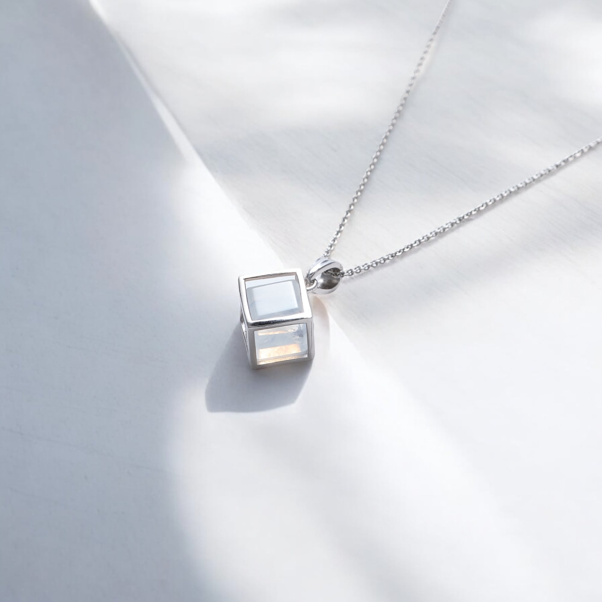 天使の守護と導き ポジティブなエネルギーを呼び込む 心の安らぎと成長