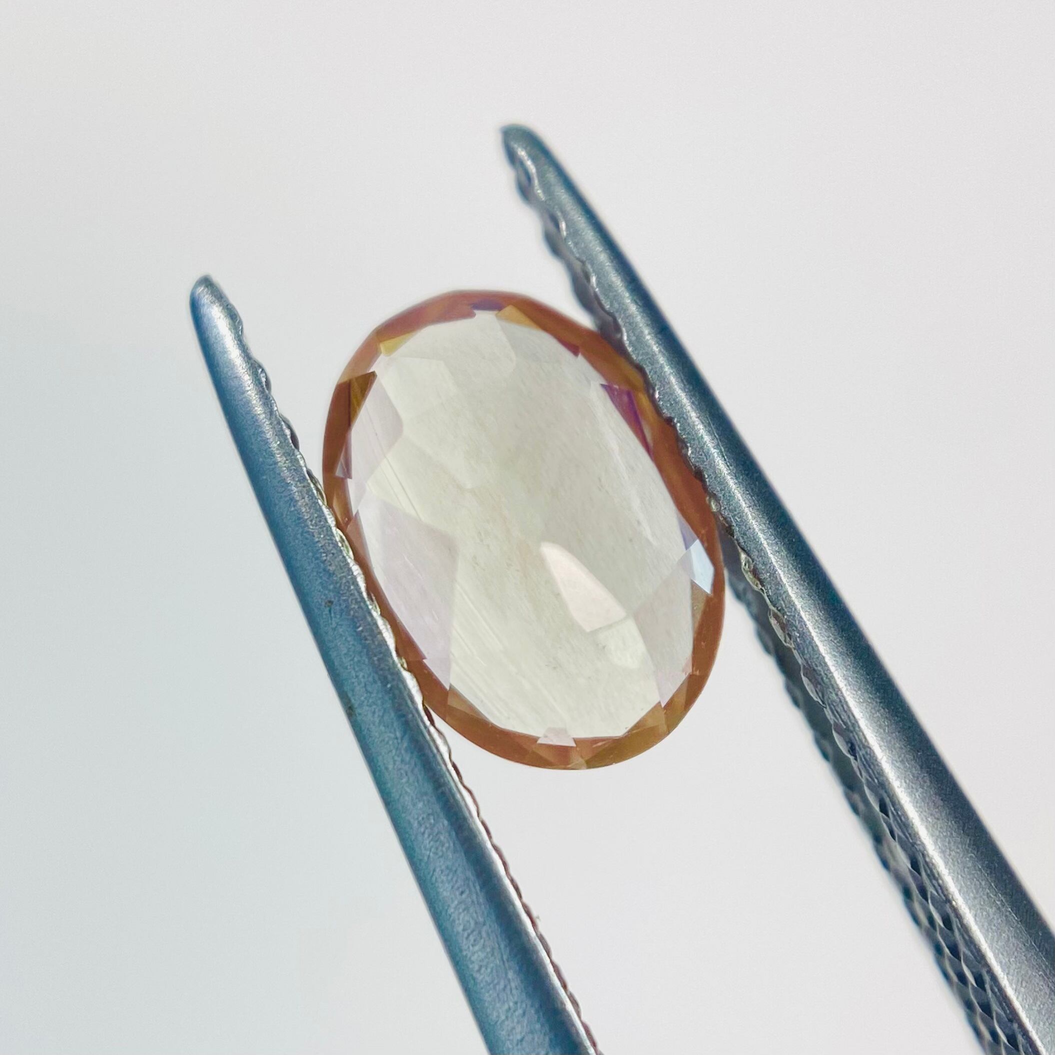 アンティークガラスのようなアンデシン