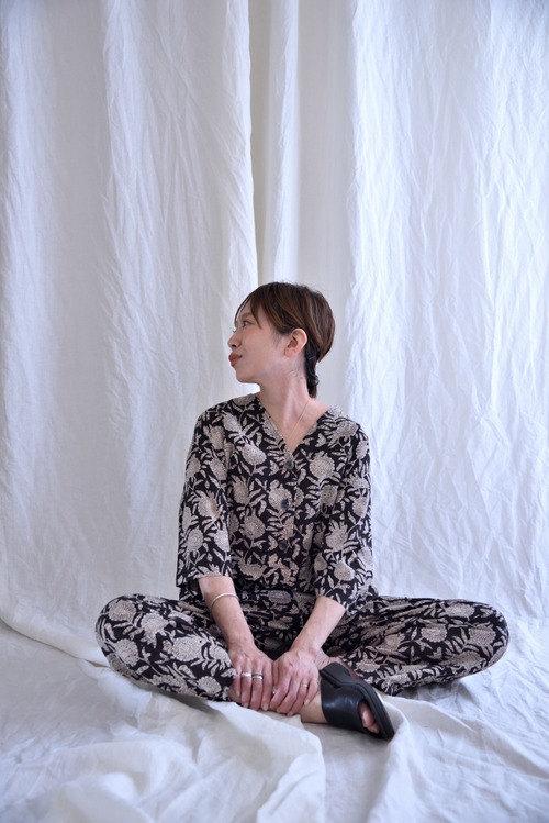 Vネックジャンプスーツ