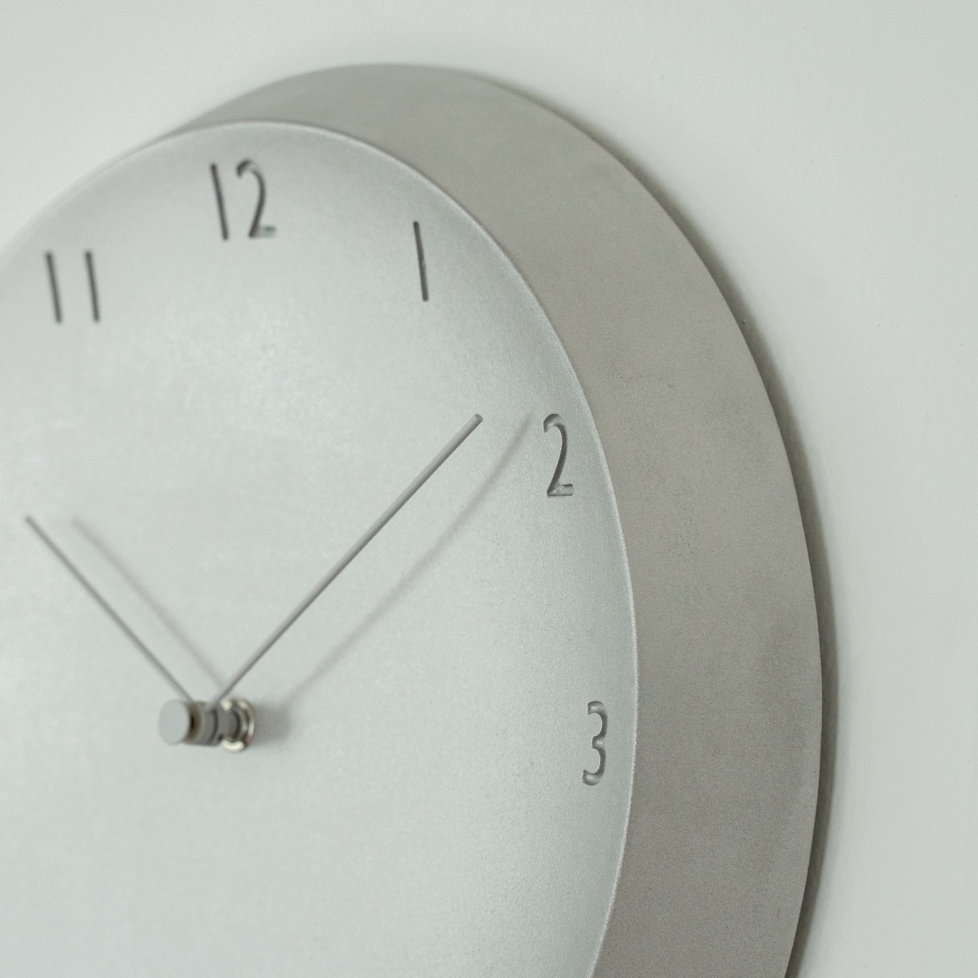 HONOR アルミ鋳物時計 Crater Clock 第一弾のプロダクト『crater clock』に込めた想い | HONOR