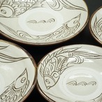 6寸皿　線彫り魚紋　白【金城陶器秀陶房】　