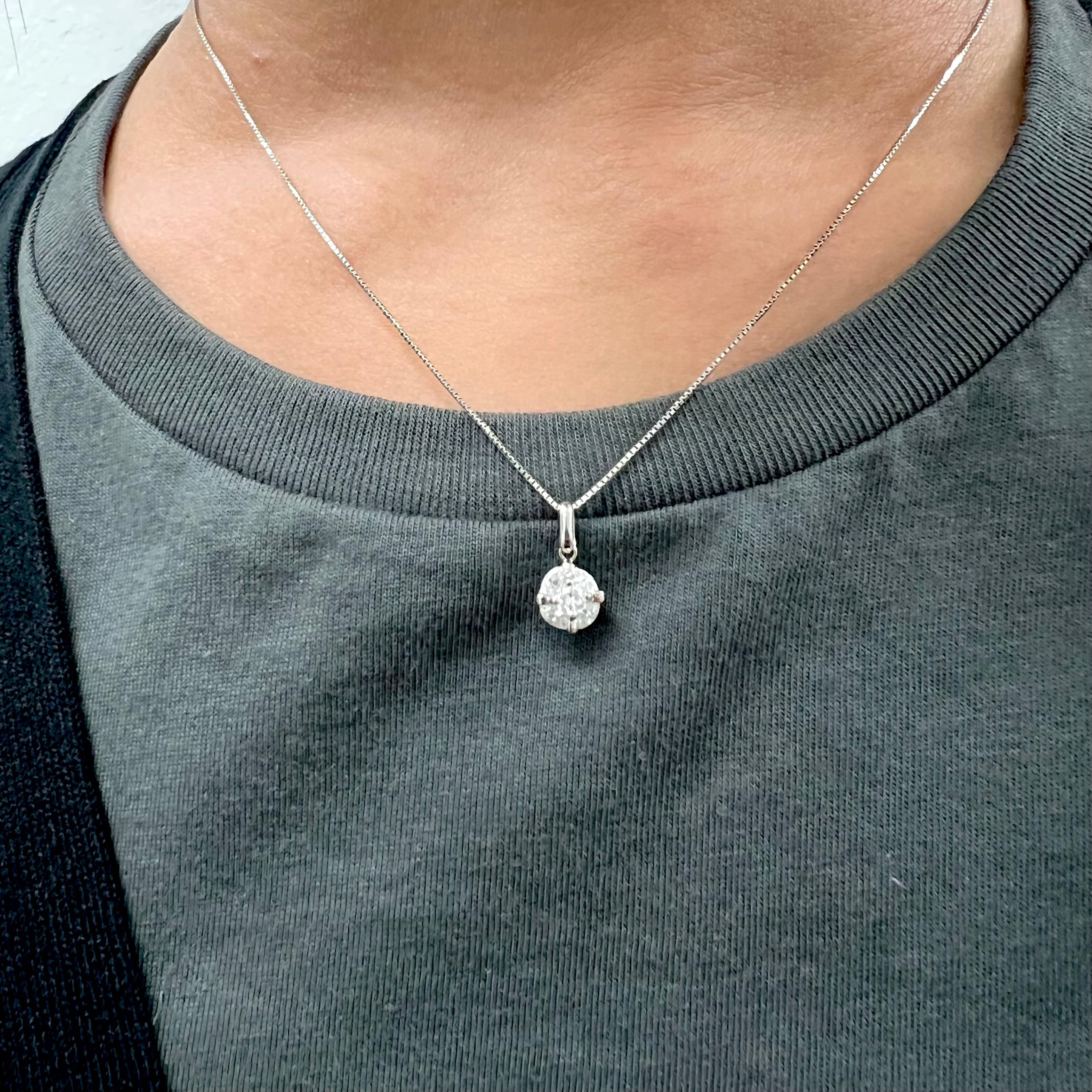 日本の作品】Pt900 ダイヤモンド 0.60ct 花 フラワー シンプルデザイン