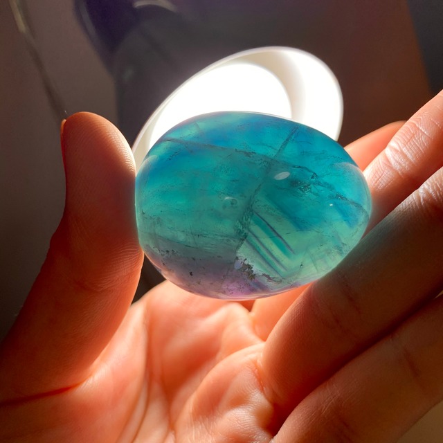 たまご台座付き ブルーグリーンフローライト