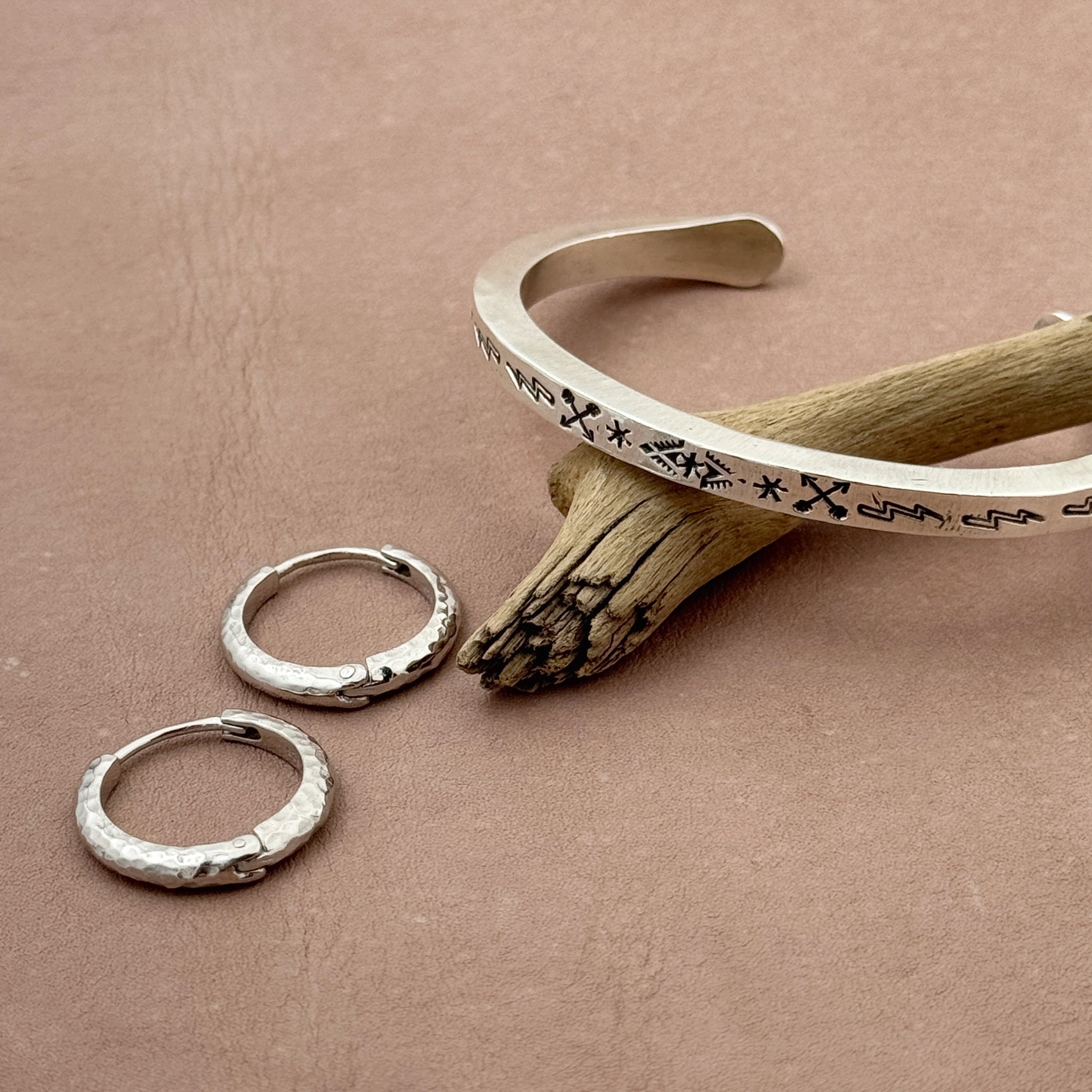 Indian Jewelry 》一点物 サンダー アロー スタンプワーク バングル