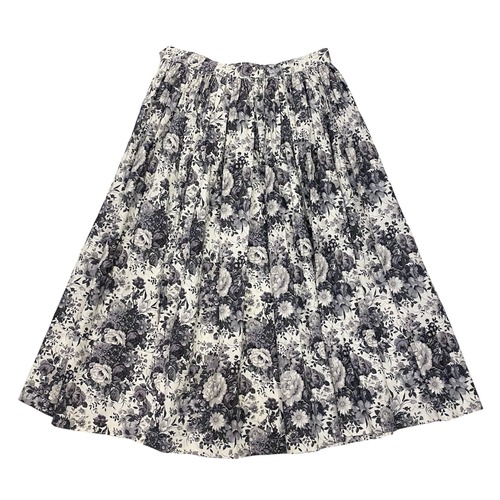 モノトーン花柄ギャザースカート