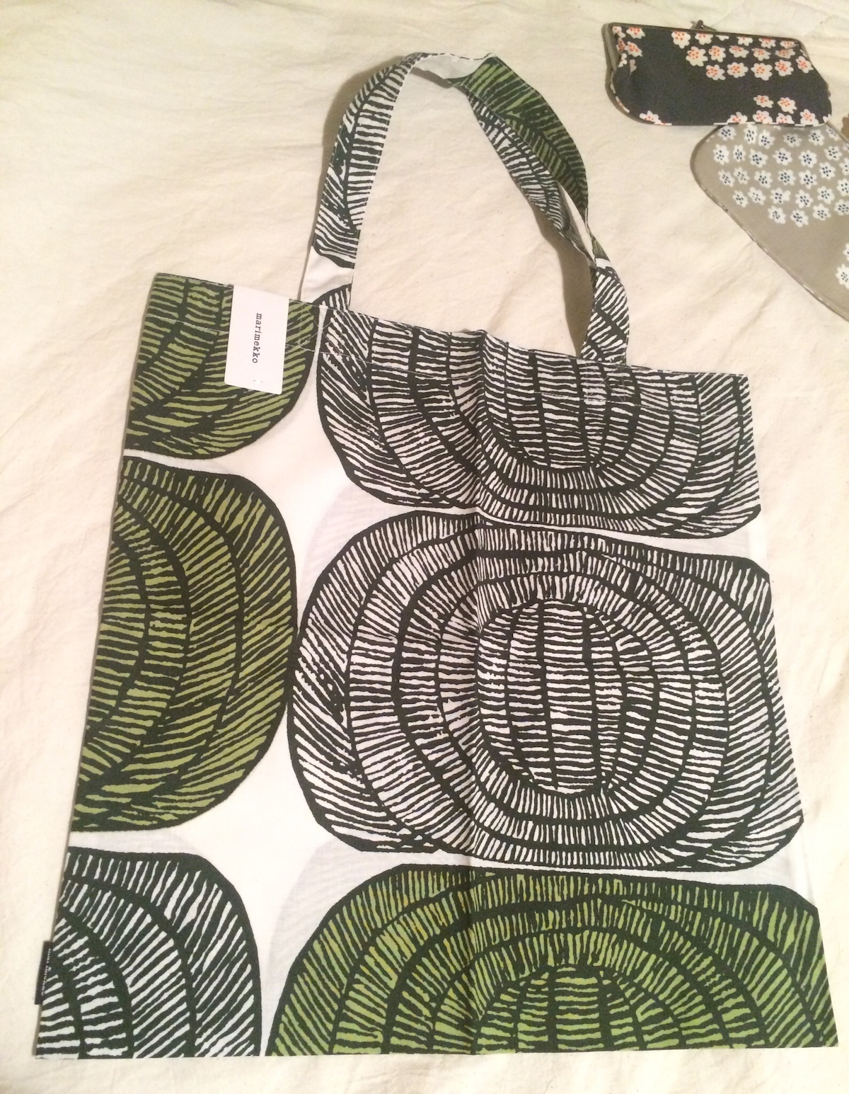 marimekko-mehilaispesa-kassi-poulukka7