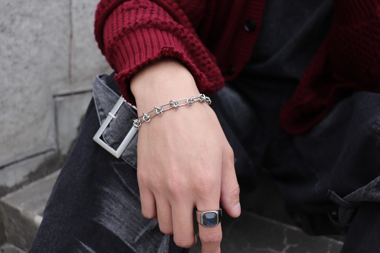 Thorn Knot Bracelet
