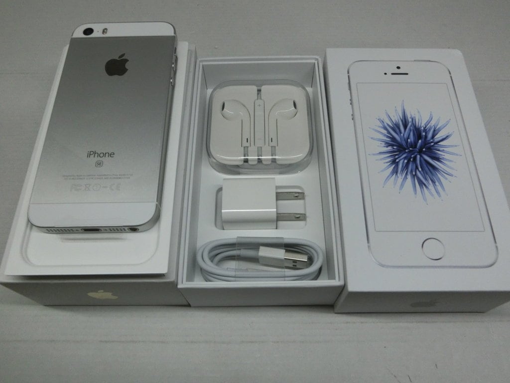 iPhone SE Silver 32GB SIMフリー