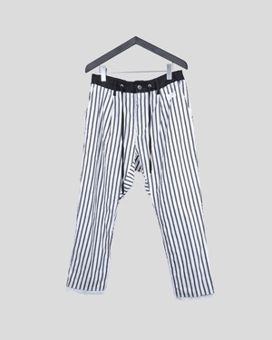 ASKYY / STRIPED ANKLE PANTS / WHT