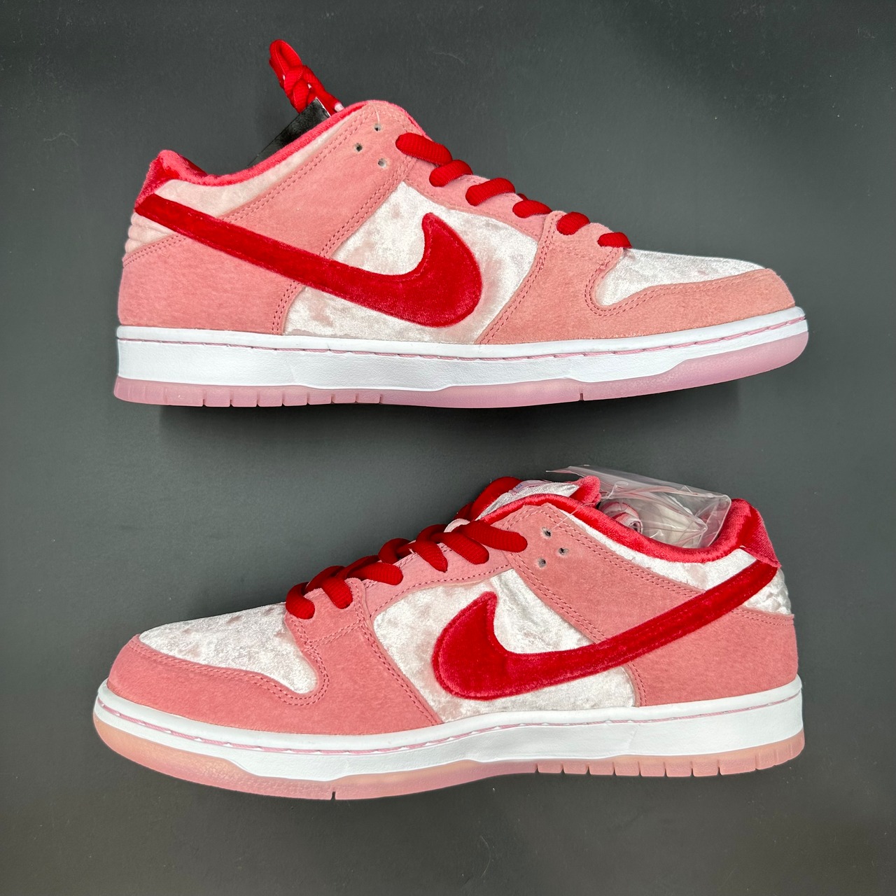 ×STRANGELOVE DUNK SB VALENTINE'S DAY CT2552-800