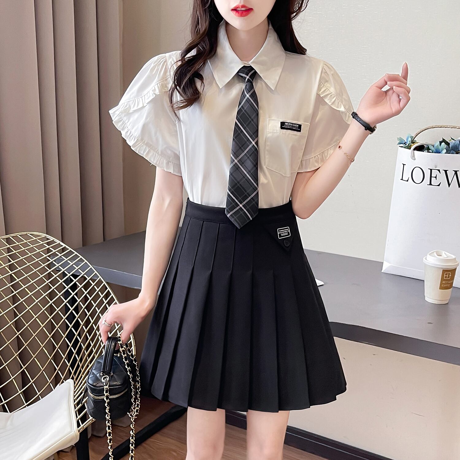 薄紫 フリル付きスカートとブラウスのセットです❢ 薄紫 フリル付きスカートとブラウスのセットです❢