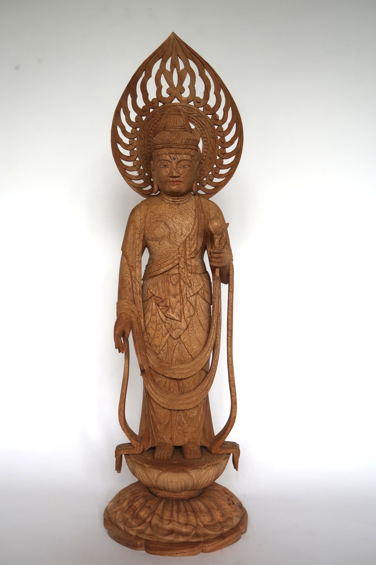 Shō Kannon Bodhisattva ― A Wood Sculpture by Nozomu Mori