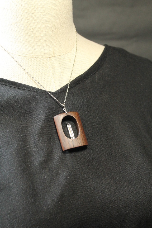 【113】宮崎クリスタル ローズウッドペンダント