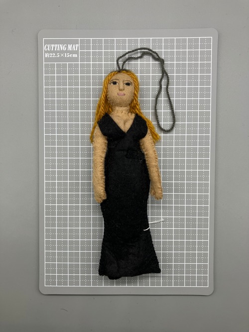 SILK ROAD BAZAAR FIGURE ORNAMENT - BEYONCE 3