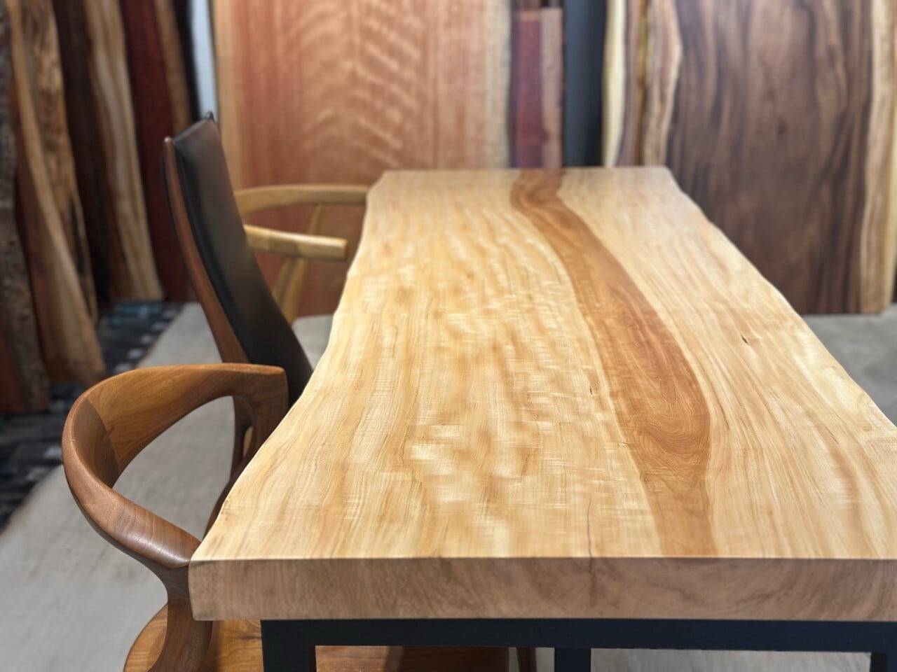栃（トチ）_1800×620-650×57_浅草本店_テーブル天板/一枚板 261134-1