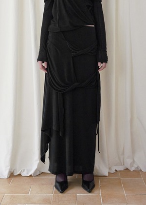 [BOHEMSEO] SIGNATURE DRAPING SKIRT, BLACK 正規品 韓国ブランド 韓国通販 韓国代行 韓国ファッション BOHEMIAN SEOUL ボヘミアンソウル 日本 店舗