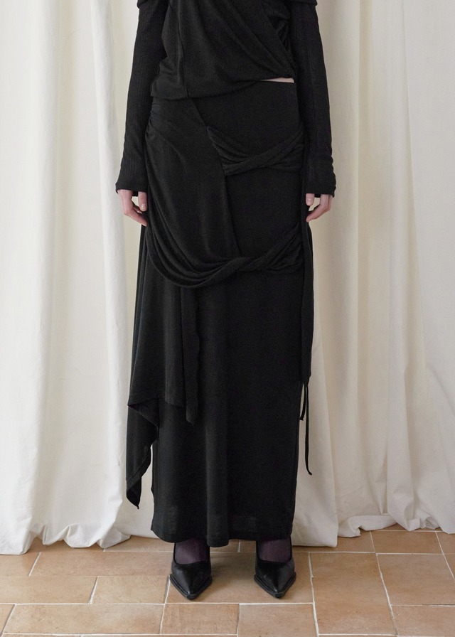 [BOHEMSEO] SIGNATURE DRAPING SKIRT, BLACK 正規品 韓国ブランド 韓国通販 韓国代行 韓国ファッション BOHEMIAN SEOUL ボヘミアンソウル 日本 店舗