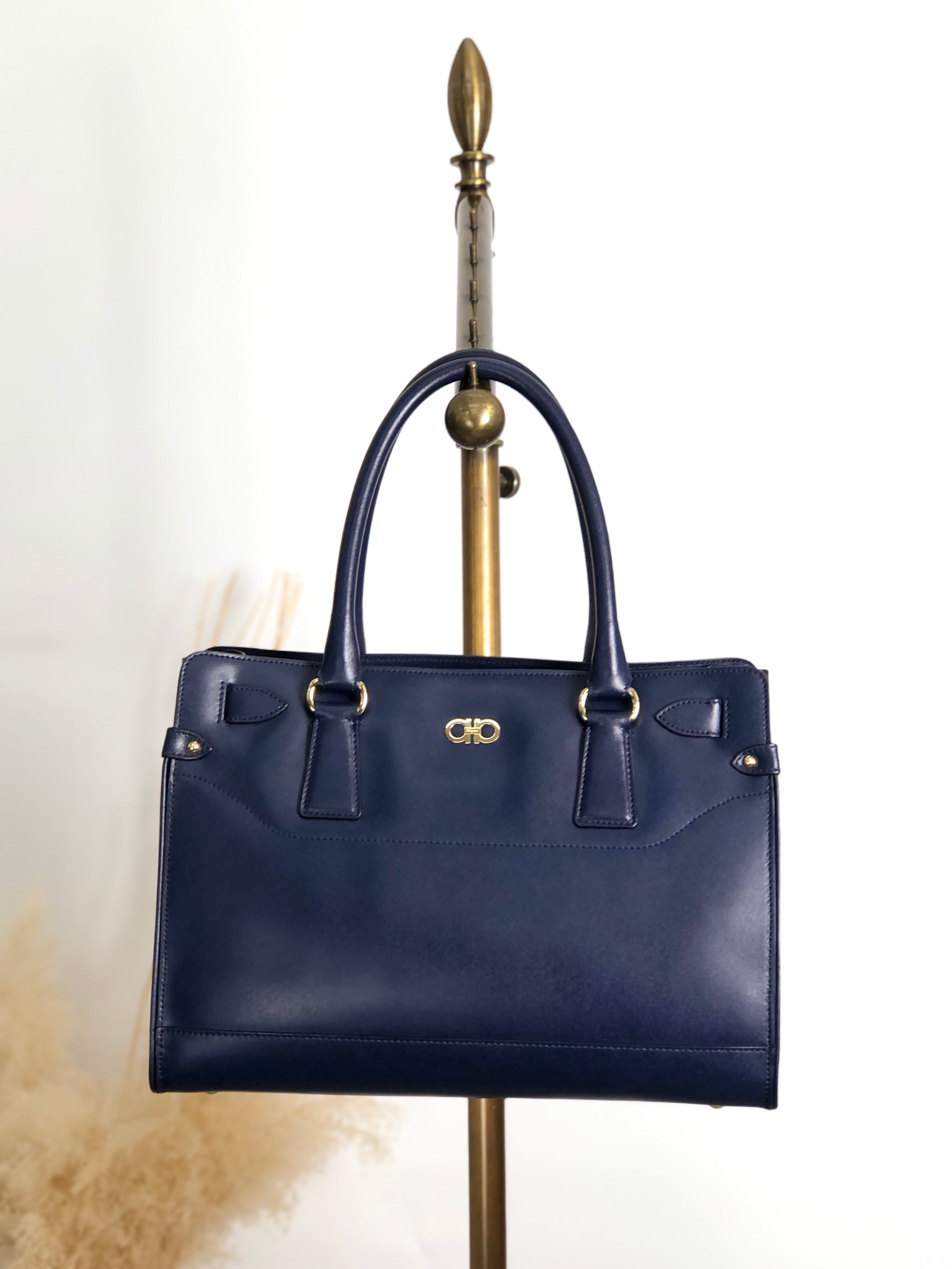 新品未使用 サルヴァトーレフェラガモ トートバッグ REVIVAL レザー Salvatore Ferragamo サルヴァトーレ フェラガモ トートバッグ