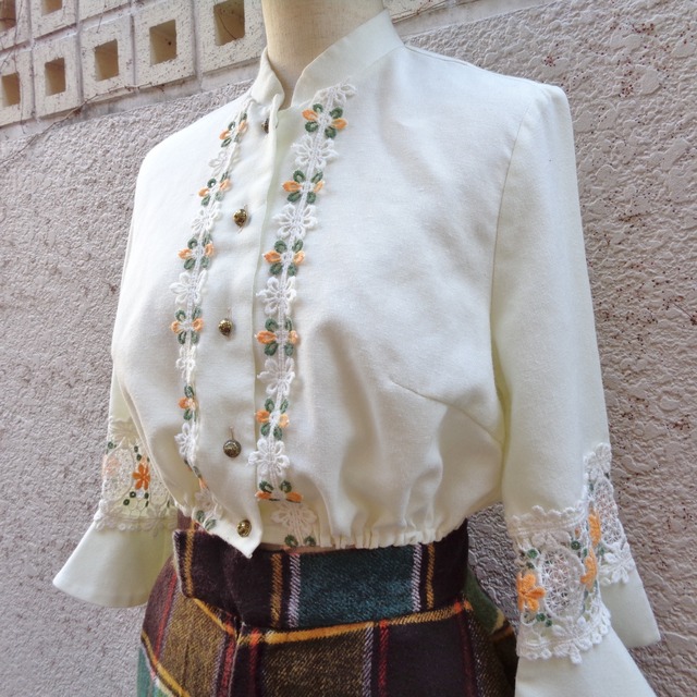 European cropped tyrol blouse flower embroidery ／ヨーロピアン 