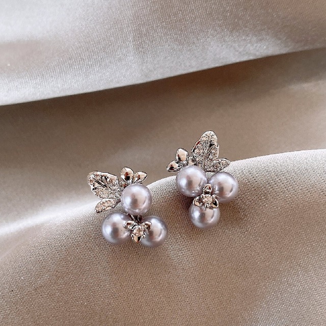 アクセサリー ピアス 葉の形 耳飾り 大人コーデ こだわりのデザイン