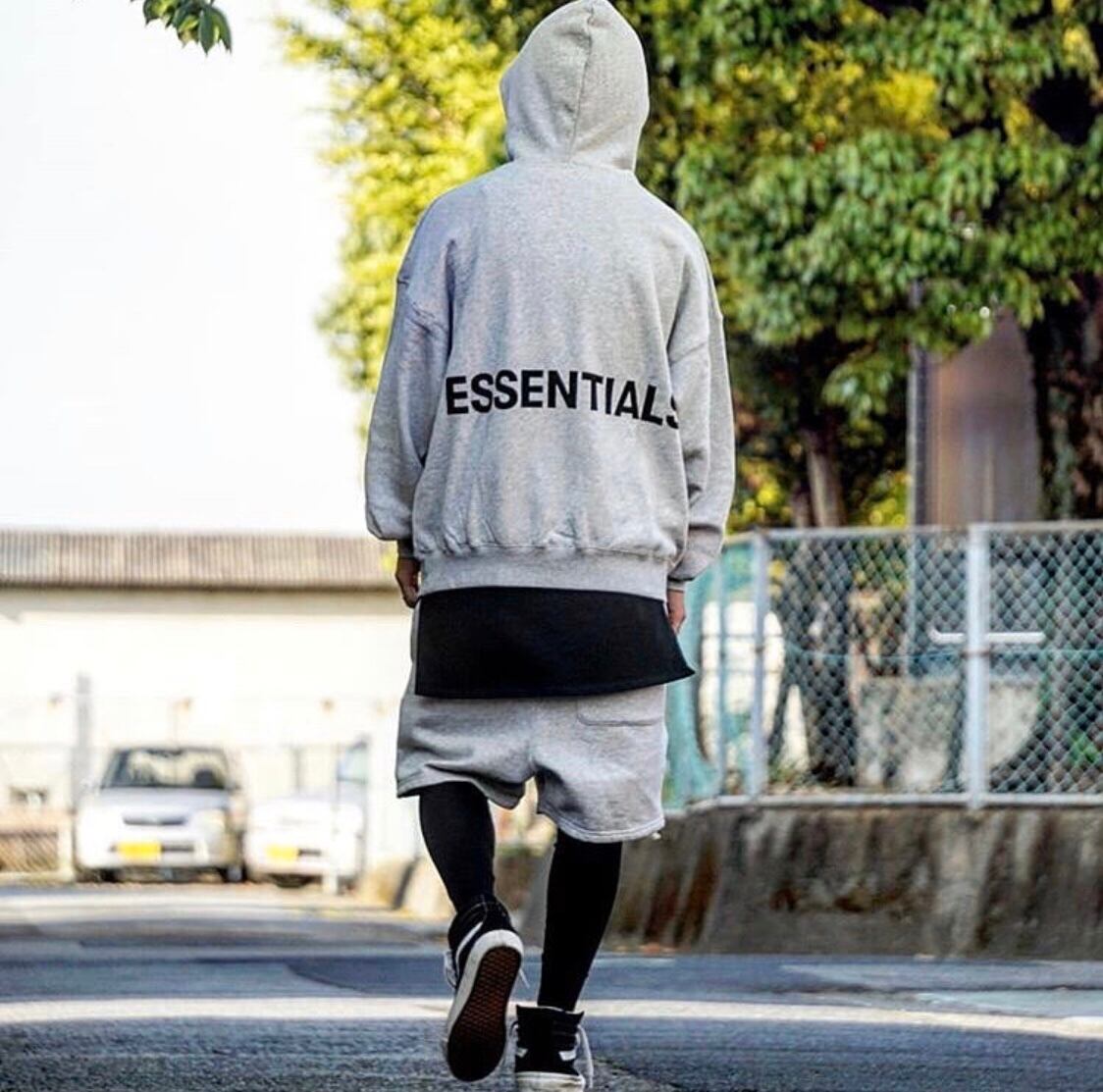 価格改正！FOG ESSENTIALSレア！ 腰ロゴプルパーカー¥29700→¥25000+tax