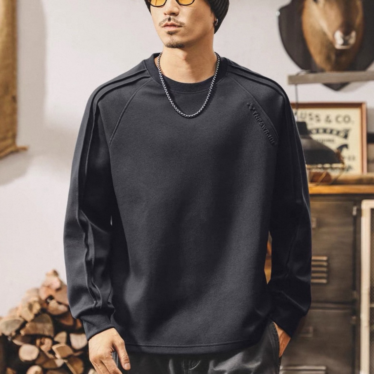 Embossed logo raglan sweat 1245 - 13