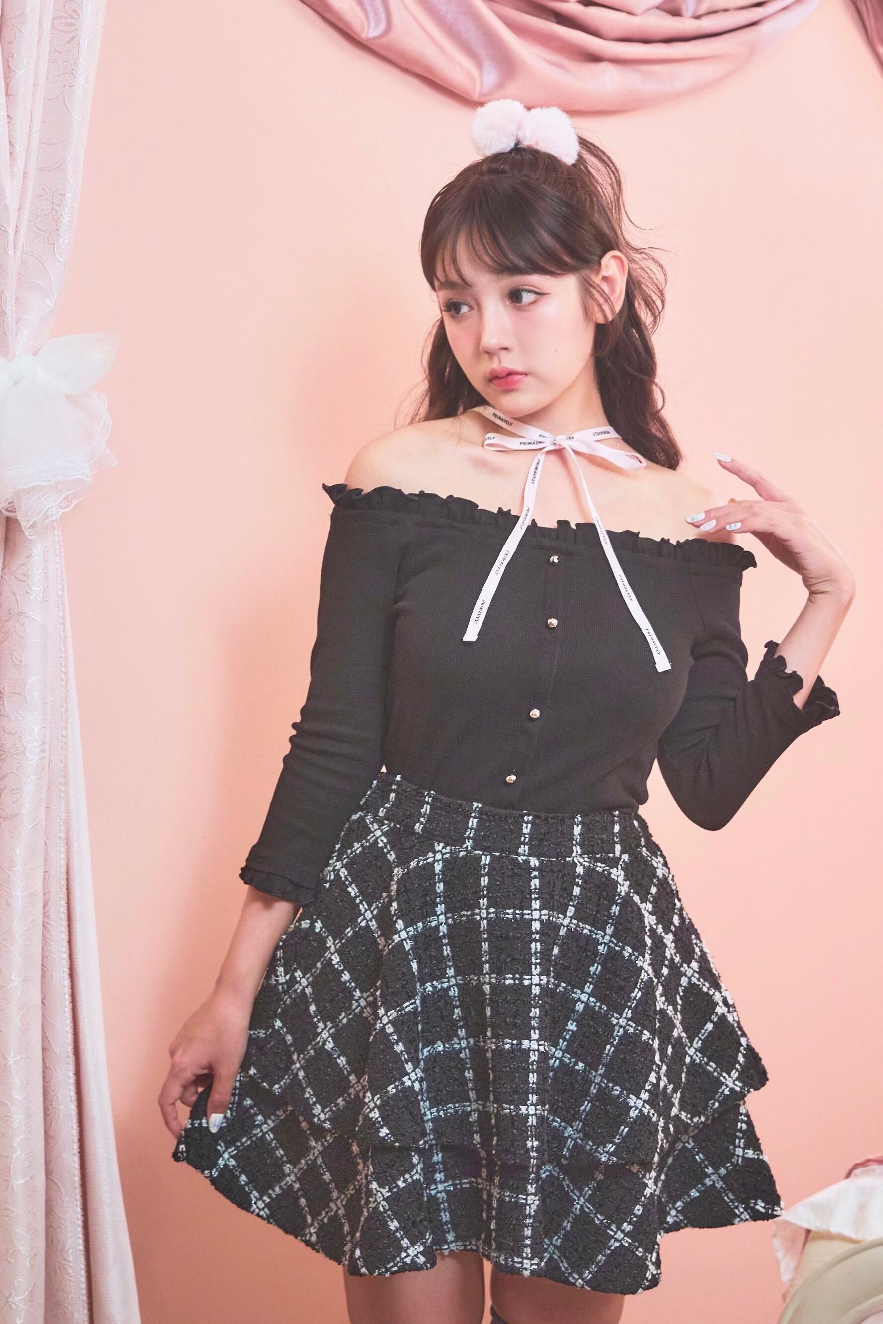 Logo ribbon off shoulder tops〈black〉 | PRIMAVELY
