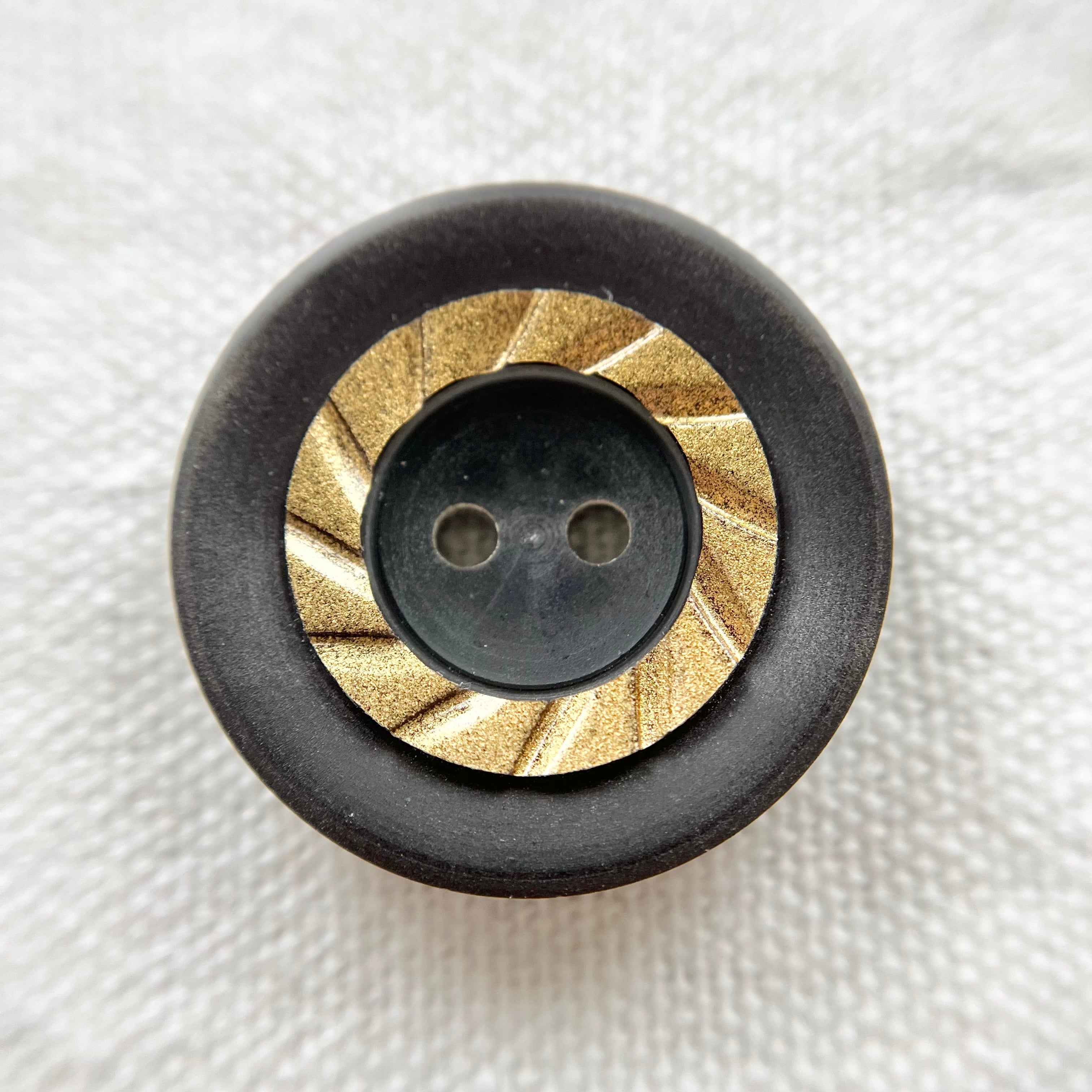 『4個セット』マットゴールドリング×マットブラック 2穴 25㎜