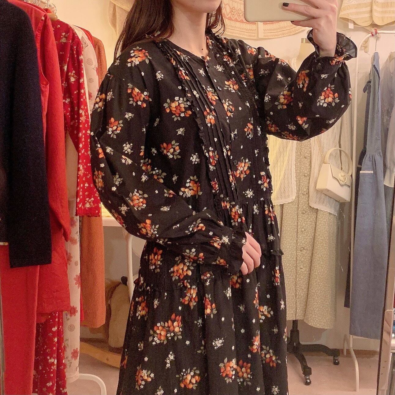 strawberry frill ribbon black one-piece