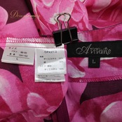フラダンス 衣装 Avivare アビバーレ ワンピース ドレス ピンク系 ワントーン フリル ブローチ 花柄 ボリューム かわいい 華やか 鮮やか 明るい 紫 白 ハワイアン アロハ ハワイアンプリント フラ ダンス レッスン 練習 パープル系 ホワイト系
