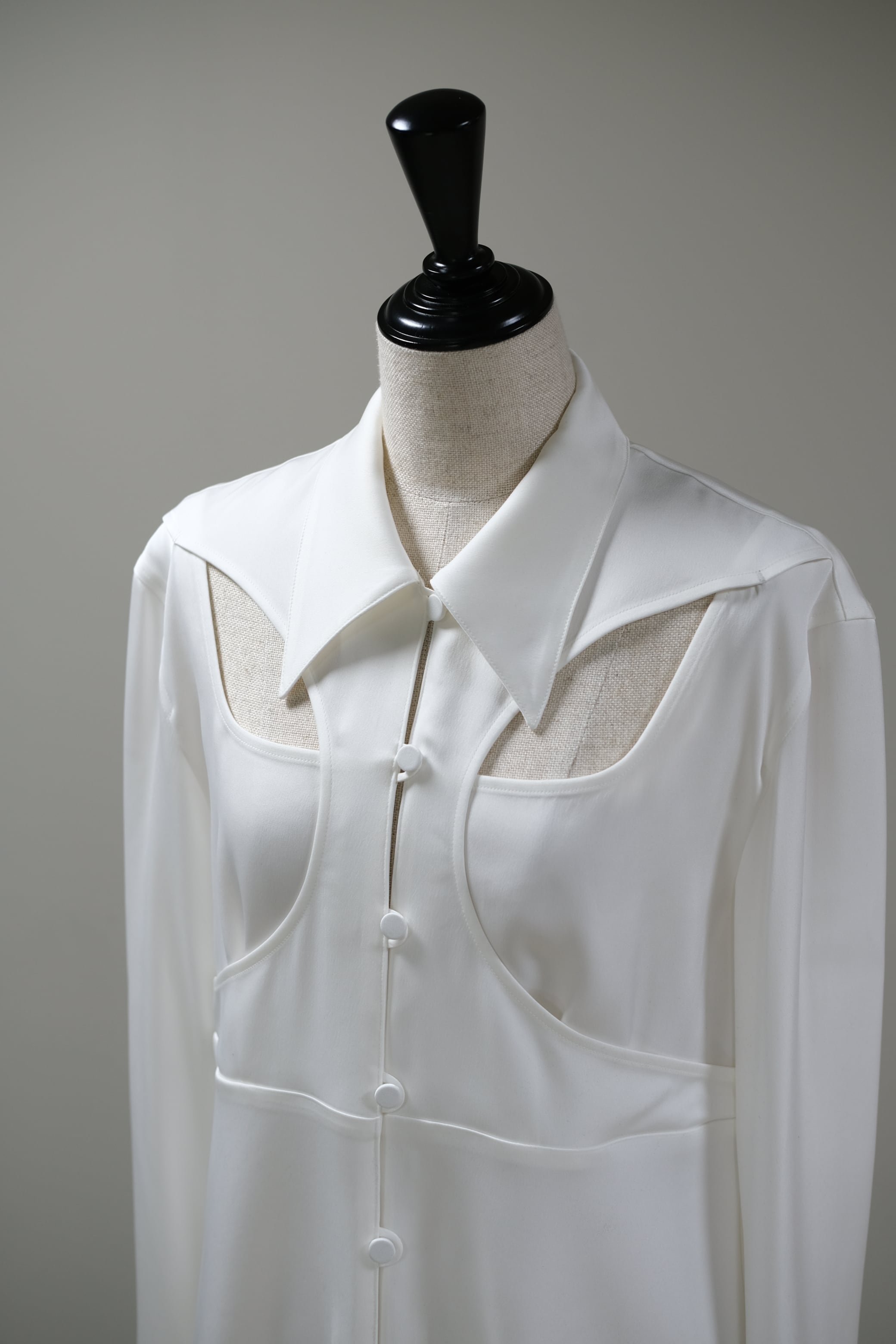 FETICO】CUTOUT SATIN SHIRT - white | loop FETICO】CUTOUT SATIN SHIRT - white | loop