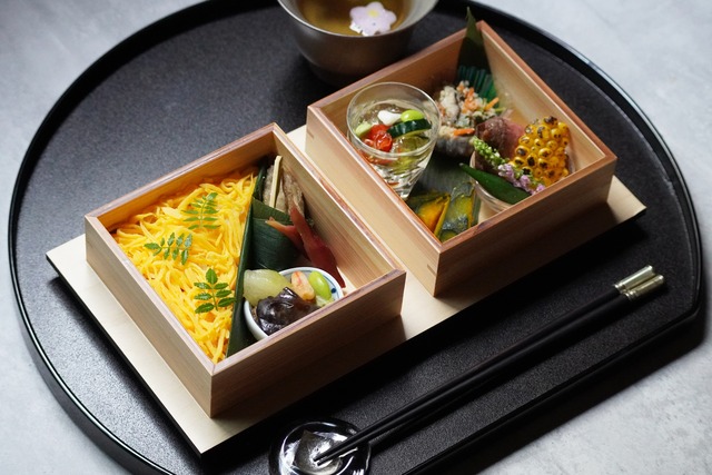 ひのき一双料理箱（蓋付き 麻の葉・七宝）