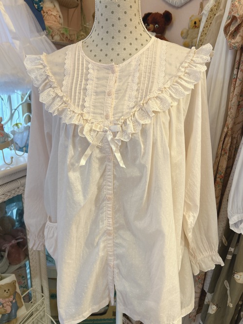 baby pink topsの画像