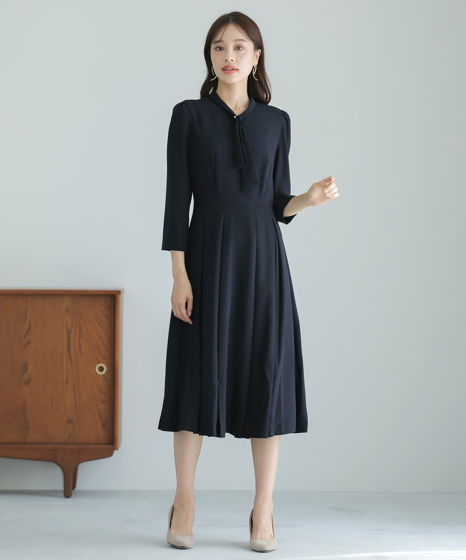 ワンピース【SALE70%OFF】バックサテンジョーゼット・ボウタイ ワンピース【SALE70%OFF】バックサテンジョーゼット・ボウタイ