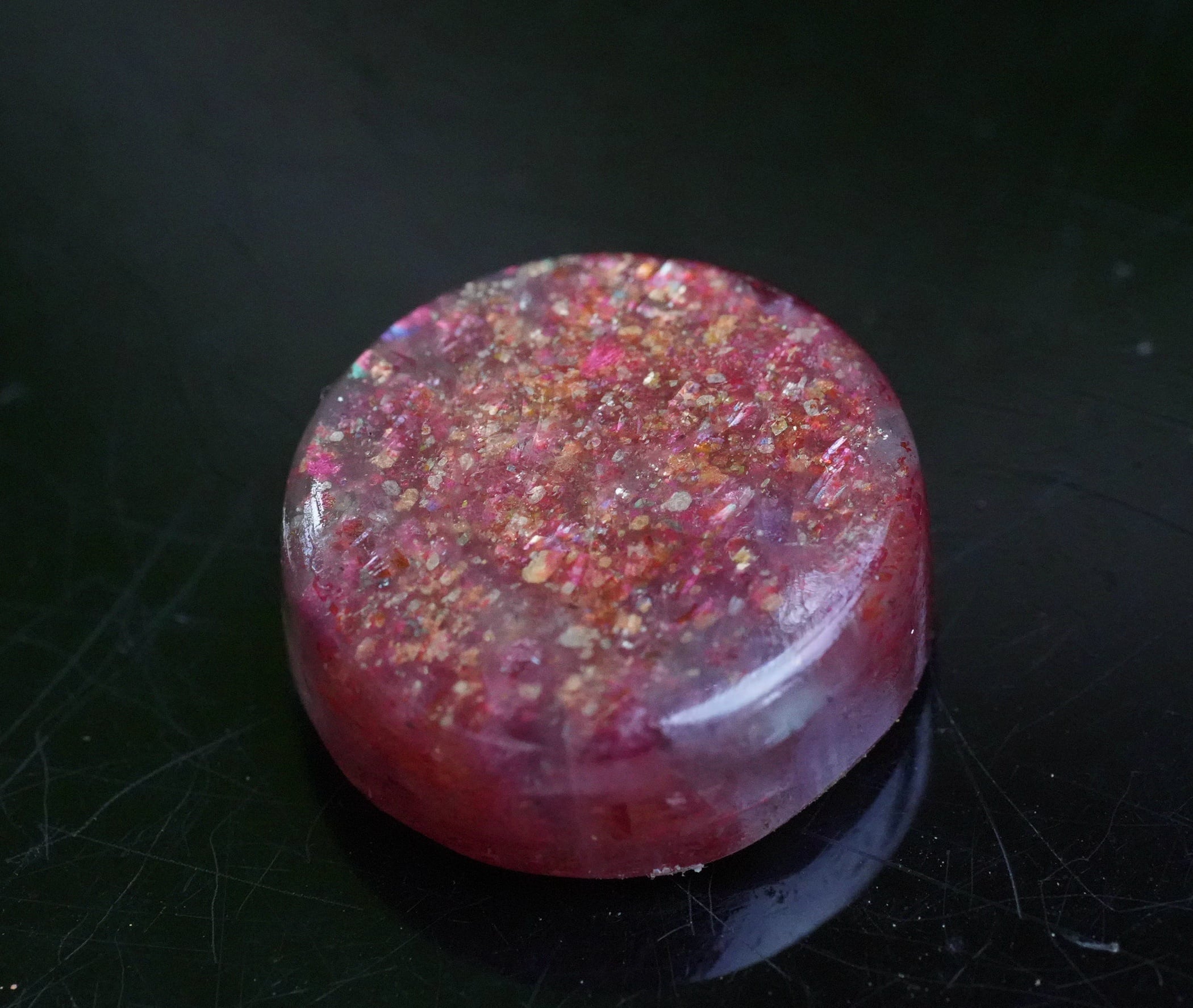 ピンク☆ブラットショットアイオライトサンストーン 21×14mm 煌めき