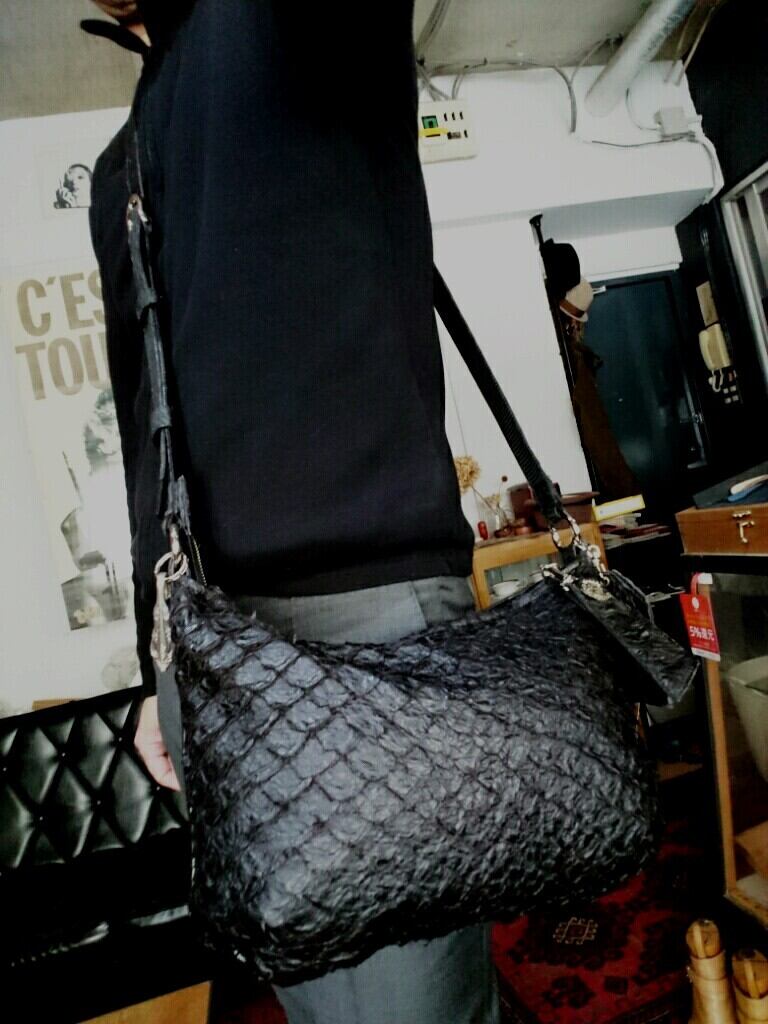 ピラルクー肩掛けバッグ(参考商品A/B) | FREAK LEATHER ARTISAN