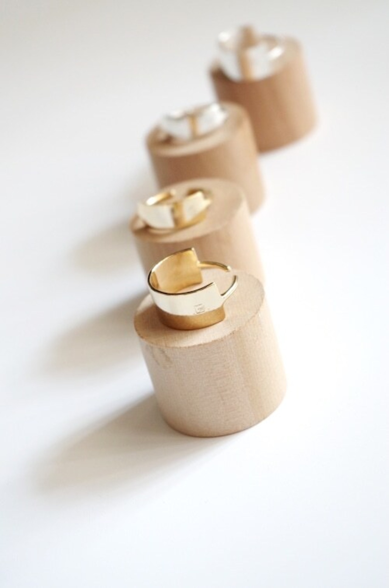 Tema’ Baco - Logo “CO10” G ：Gold｜2WAY（Ear Cuff / Ring）／ボリュームロゴ（SV925＋本金メッキ）